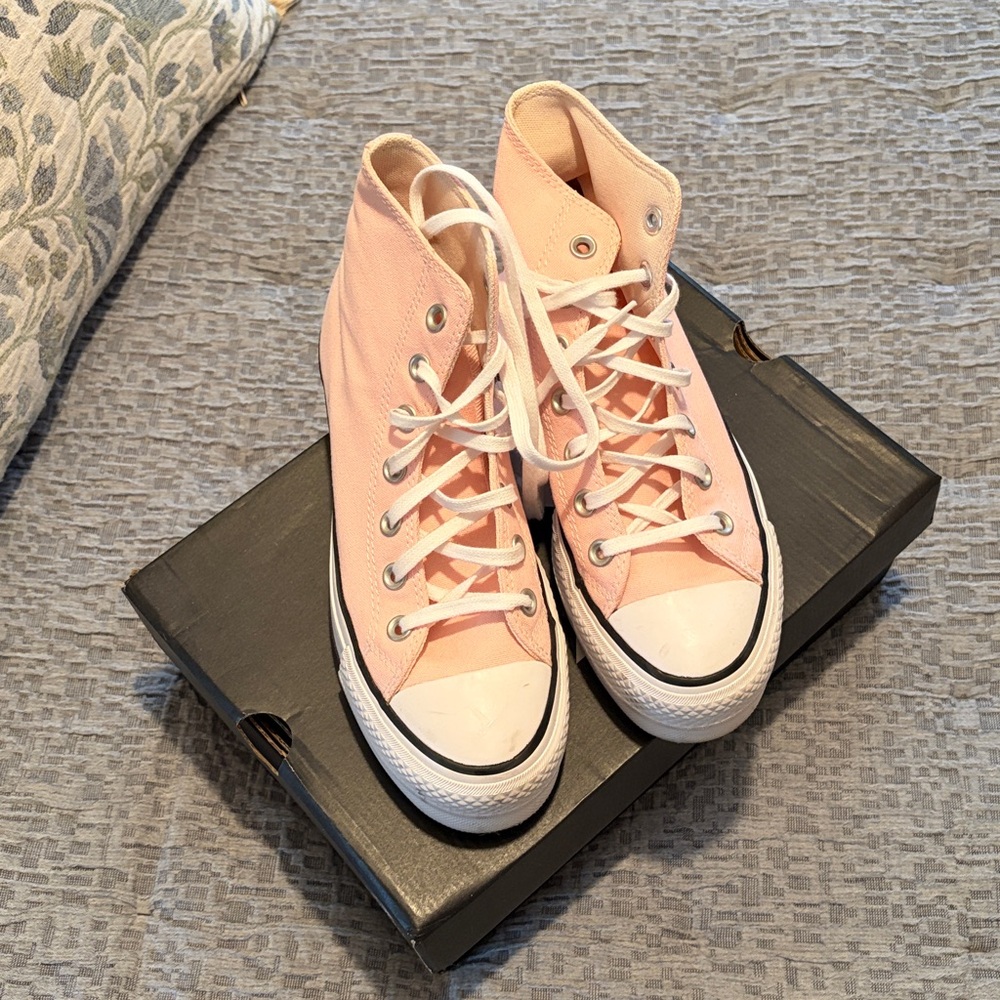 Converse Chuck Taylor All Star High-Top Platform Sneaker Size 6